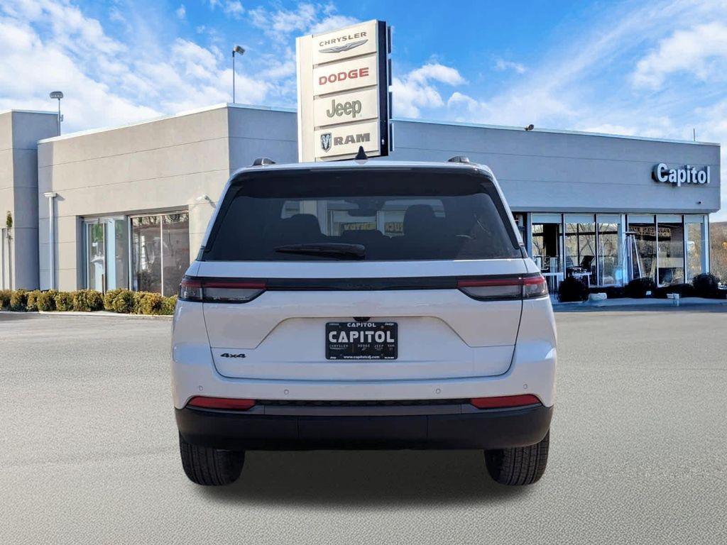 new 2026 Jeep Grand Cherokee car, priced at $44,955