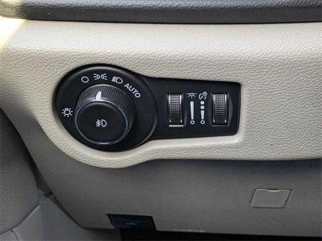 used 2023 Chrysler Pacifica car, priced at $23,873