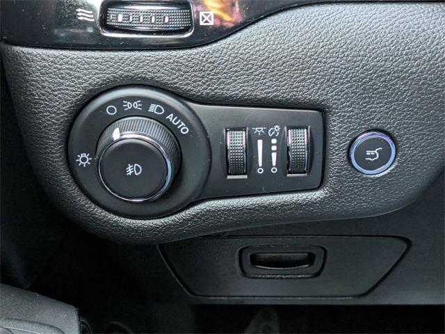 used 2023 Jeep Cherokee car, priced at $22,987