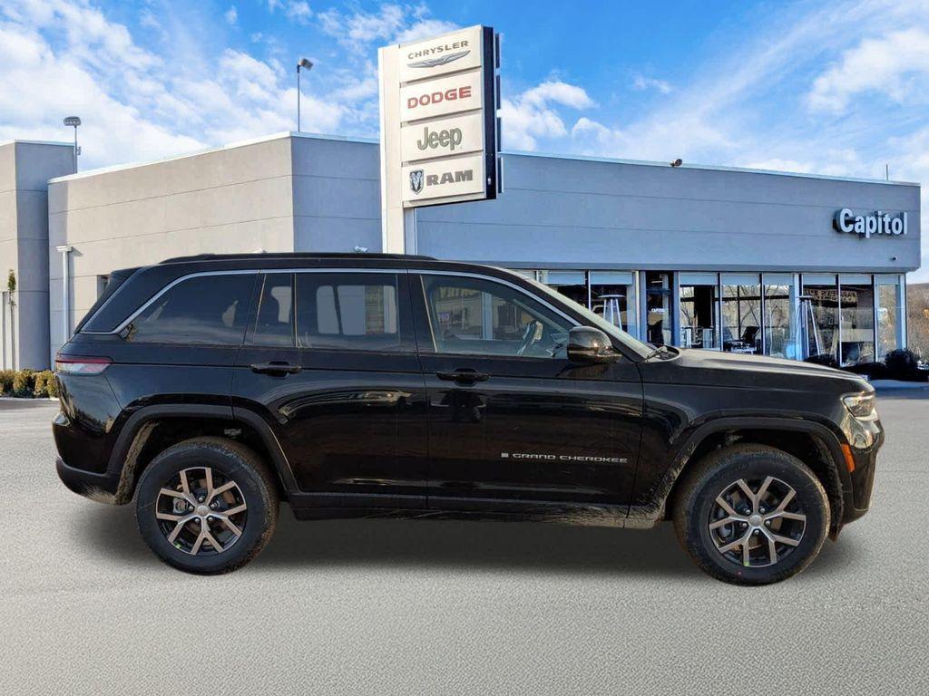 new 2026 Jeep Grand Cherokee car, priced at $45,354