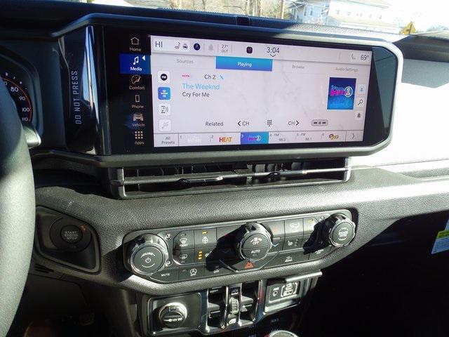 new 2026 Jeep Wrangler car, priced at $47,672