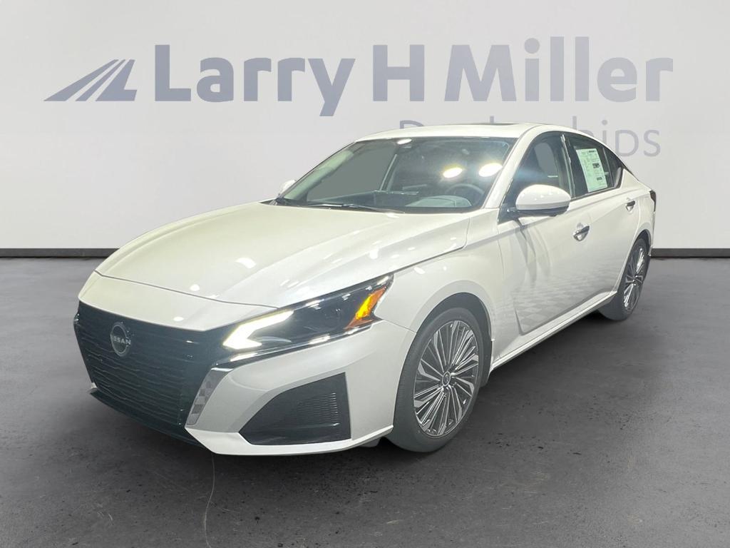 new 2025 Nissan Altima car, priced at $30,522