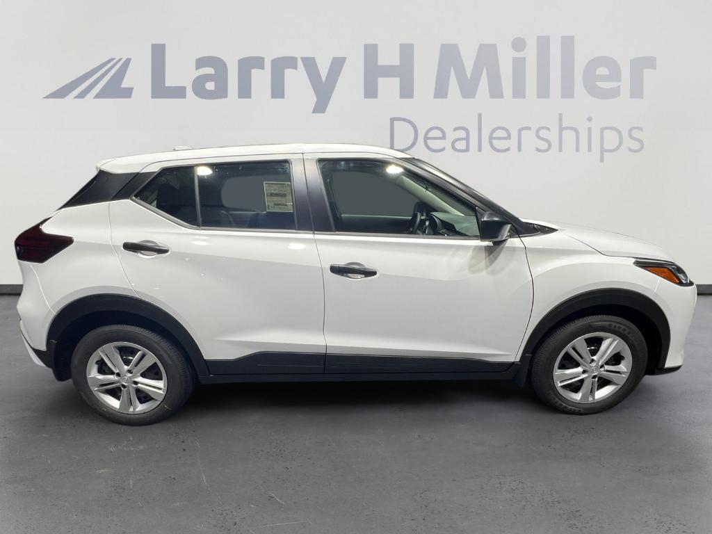 new 2025 Nissan Kicks Play car, priced at $20,562