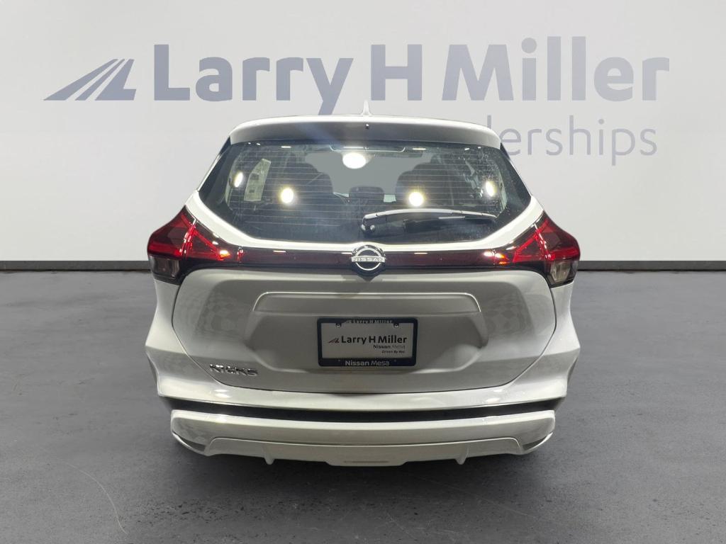 new 2025 Nissan Kicks Play car, priced at $20,562