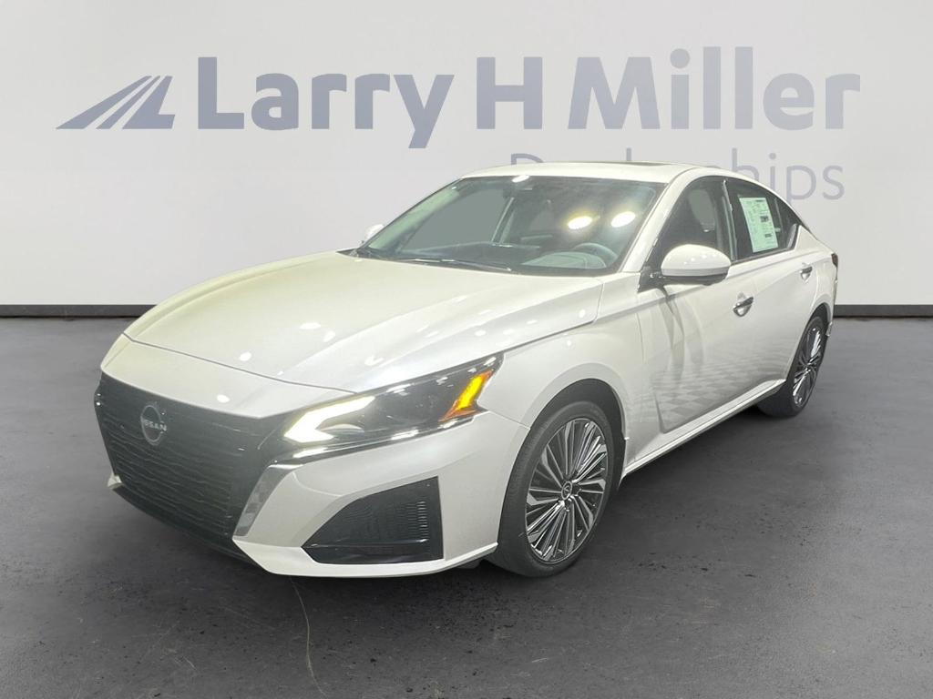 new 2025 Nissan Altima car, priced at $30,932