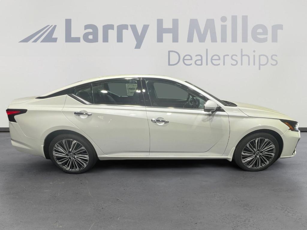 new 2025 Nissan Altima car, priced at $32,178