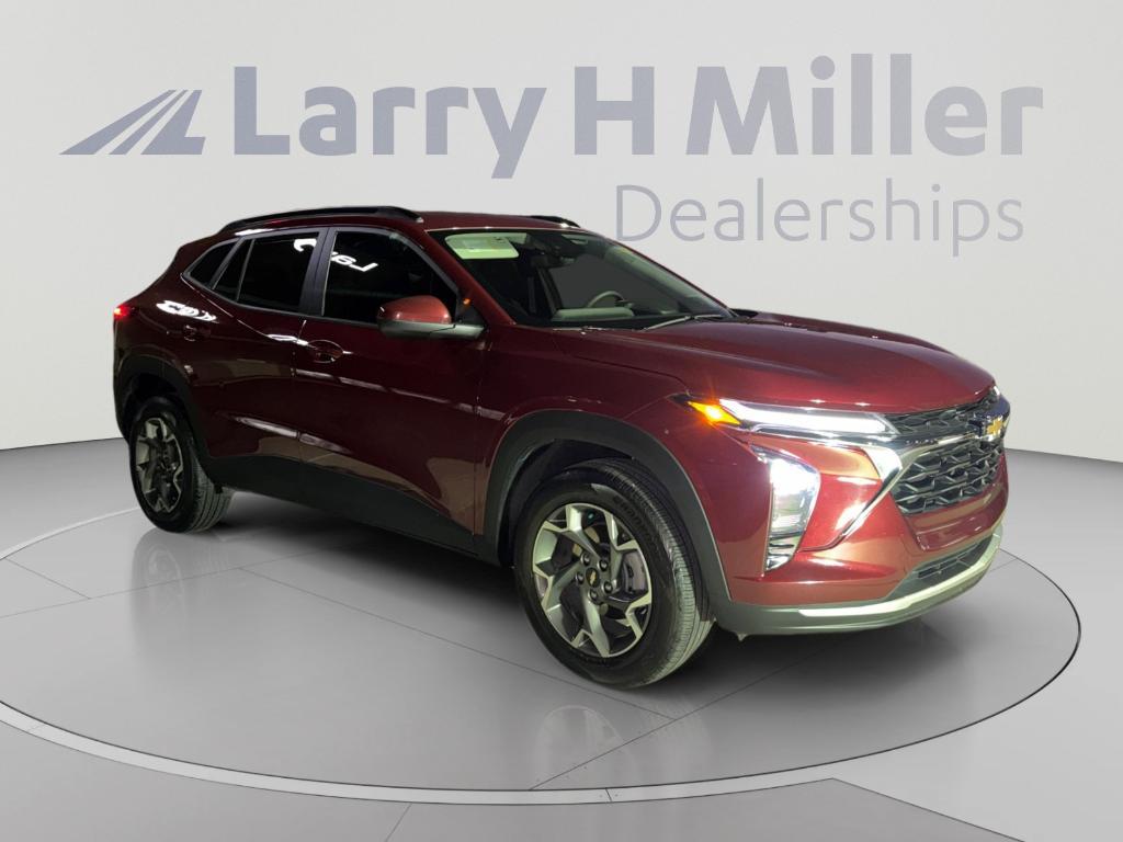 used 2025 Chevrolet Trax car, priced at $20,637