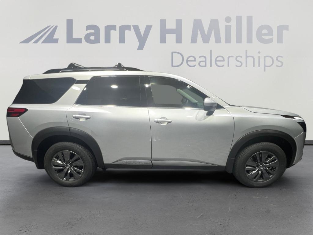 new 2025 Nissan Pathfinder car, priced at $33,087