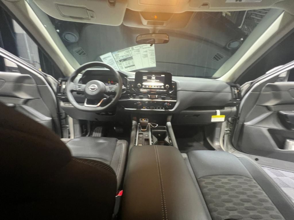 new 2025 Nissan Pathfinder car, priced at $33,087