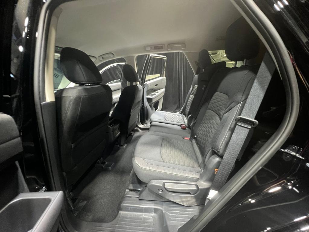 new 2025 Nissan Pathfinder car, priced at $33,077