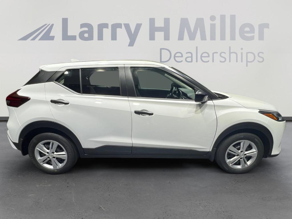 new 2025 Nissan Kicks Play car, priced at $20,562
