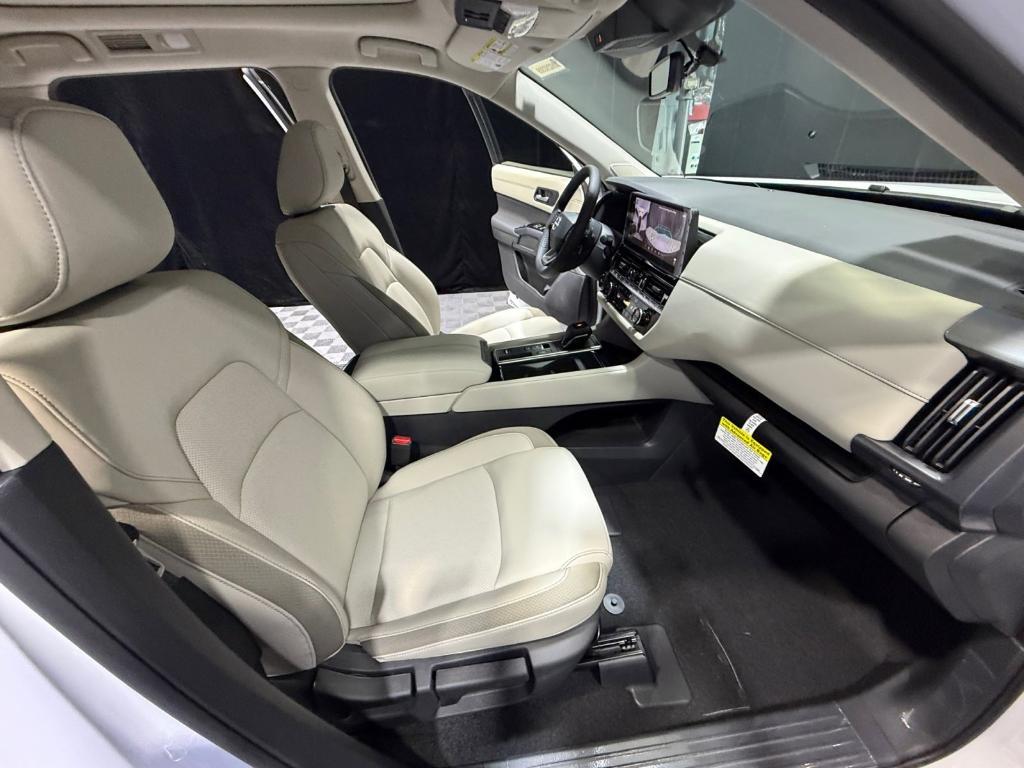 new 2026 Nissan Pathfinder car, priced at $41,652
