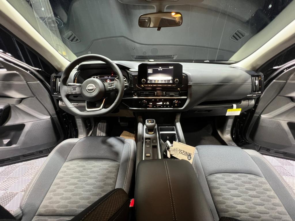 new 2025 Nissan Pathfinder car, priced at $33,077