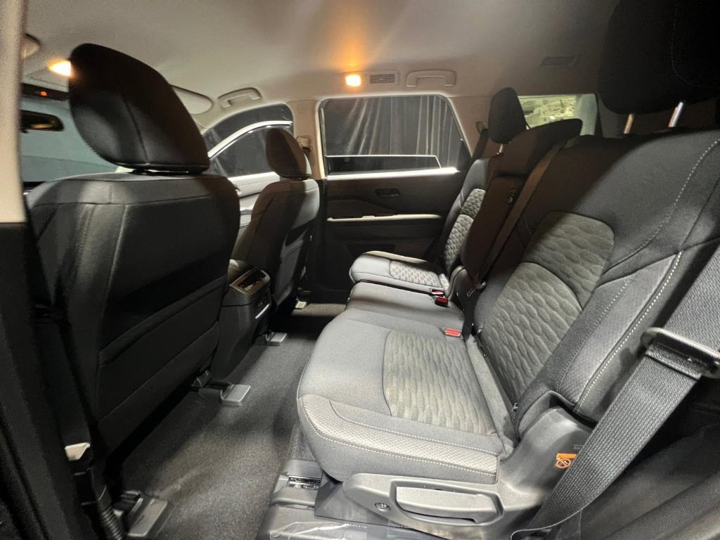 new 2025 Nissan Pathfinder car, priced at $33,077