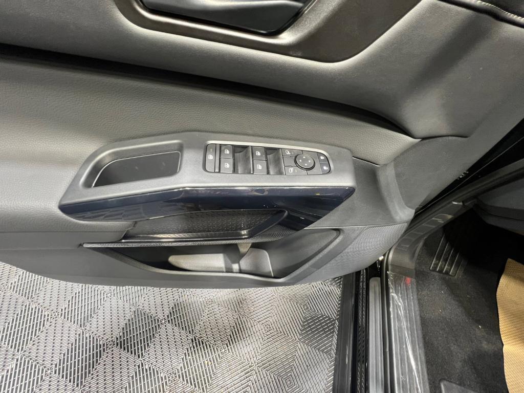 new 2025 Nissan Pathfinder car, priced at $33,077