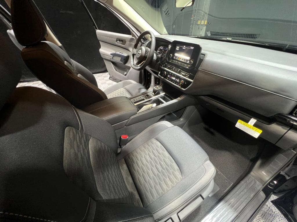 new 2025 Nissan Pathfinder car, priced at $33,077