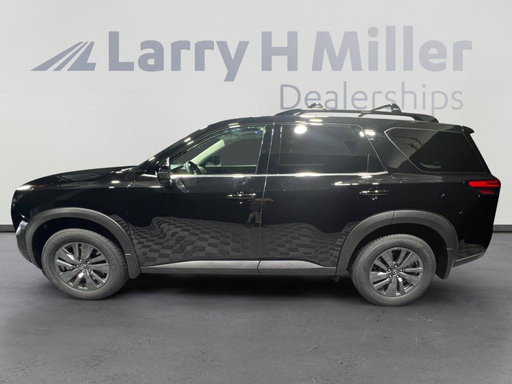 new 2025 Nissan Pathfinder car, priced at $33,077