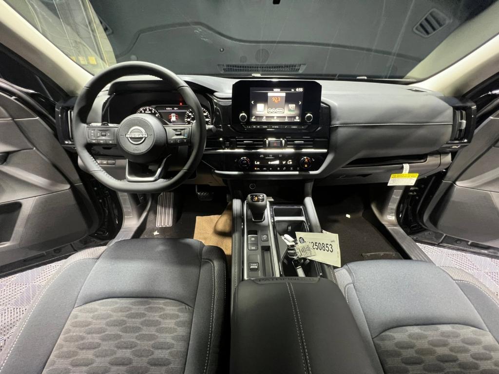 new 2025 Nissan Pathfinder car, priced at $33,077