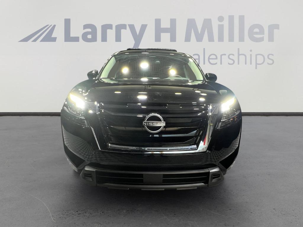 new 2025 Nissan Pathfinder car, priced at $33,077