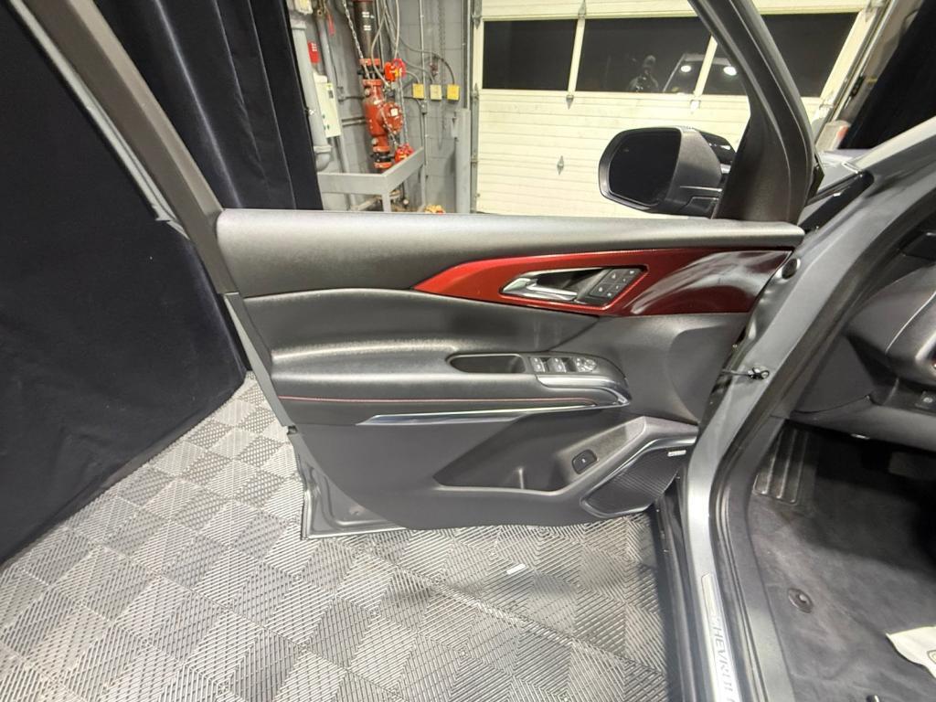 used 2024 Chevrolet Traverse car, priced at $46,742