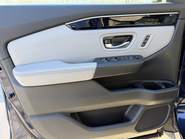 used 2025 Honda Pilot car, priced at $41,100