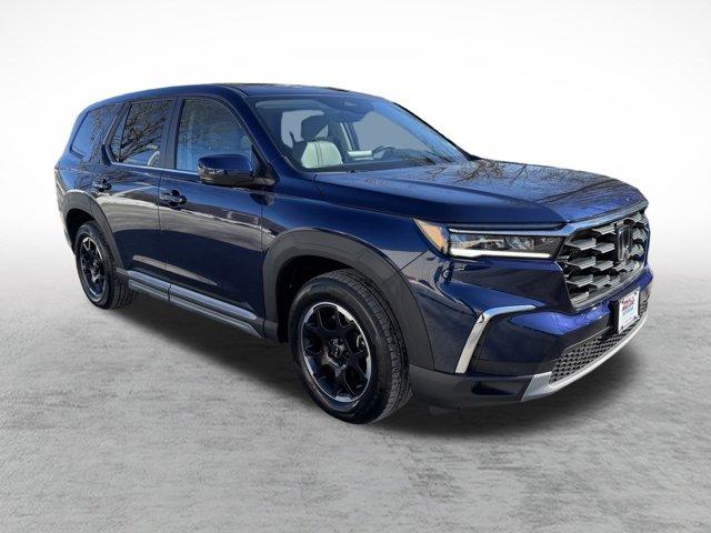 used 2025 Honda Pilot car, priced at $41,100