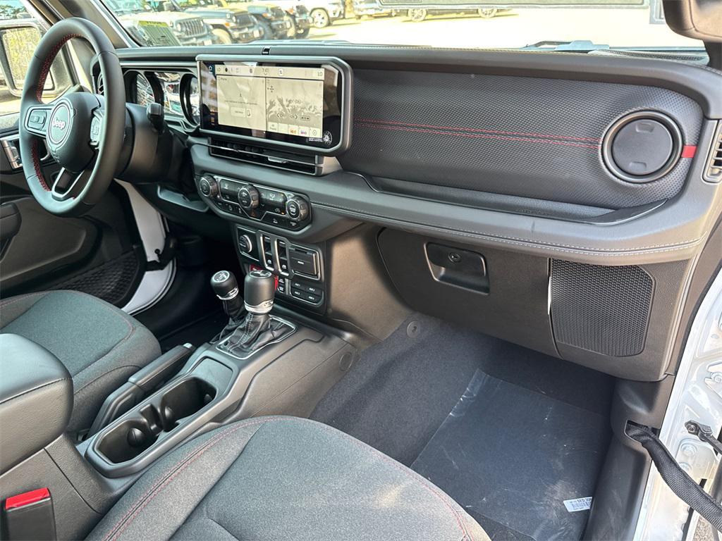 new 2025 Jeep Wrangler car, priced at $46,925