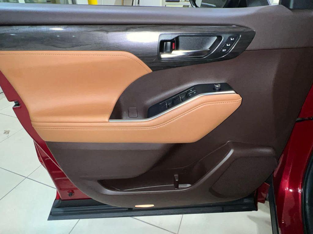 used 2021 Toyota Highlander Hybrid car, priced at $36,159