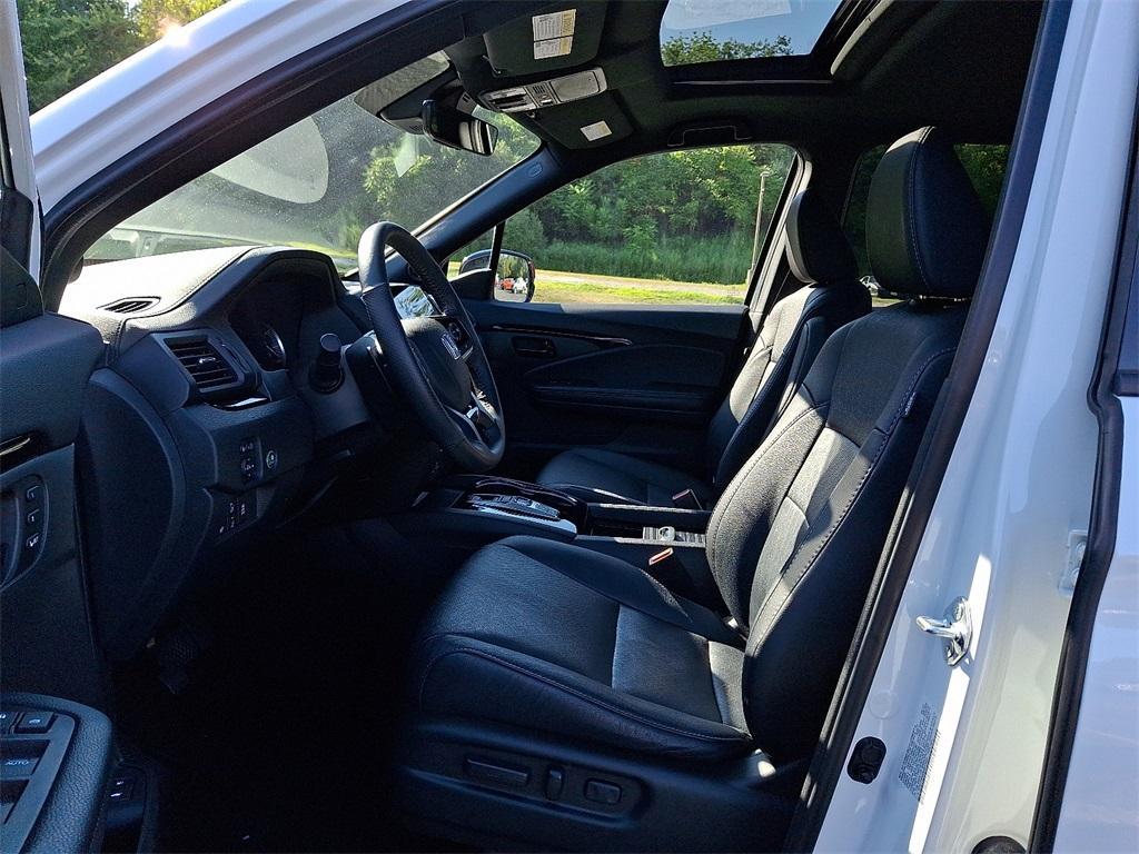 used 2022 Honda Passport car, priced at $32,399