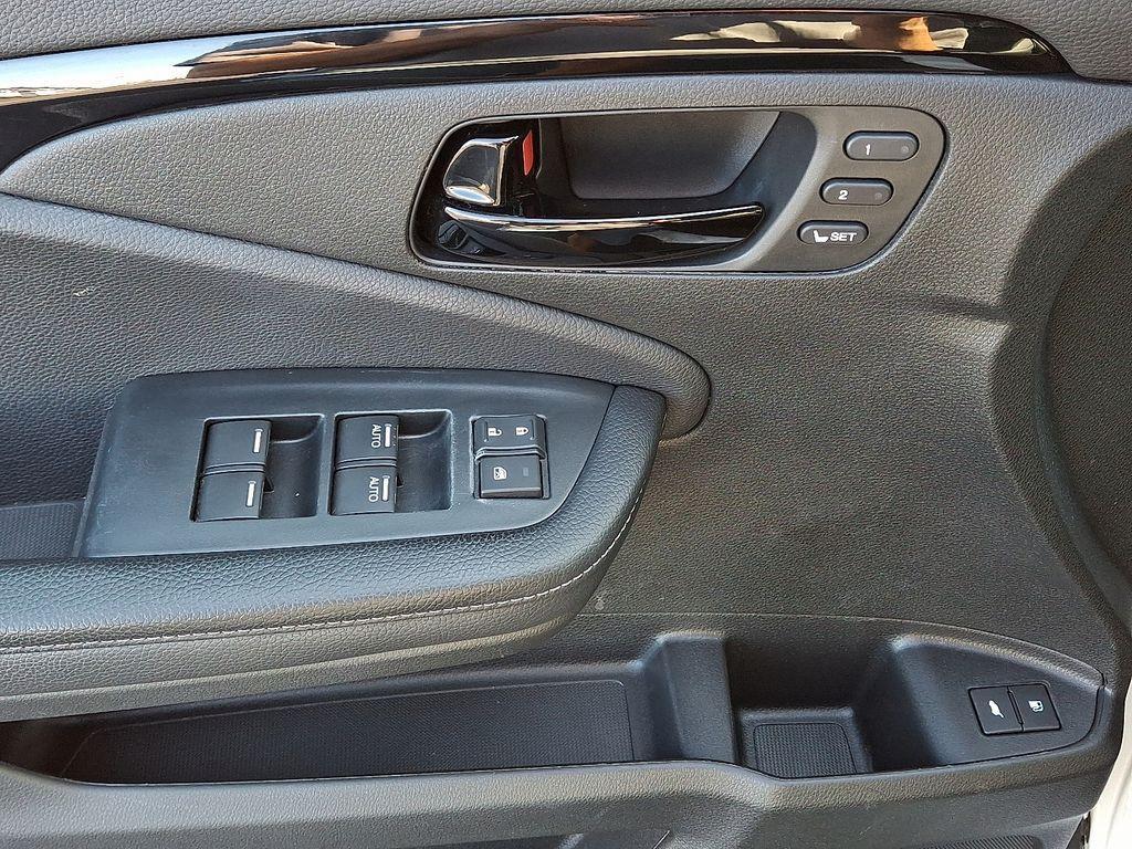 used 2022 Honda Passport car, priced at $31,499