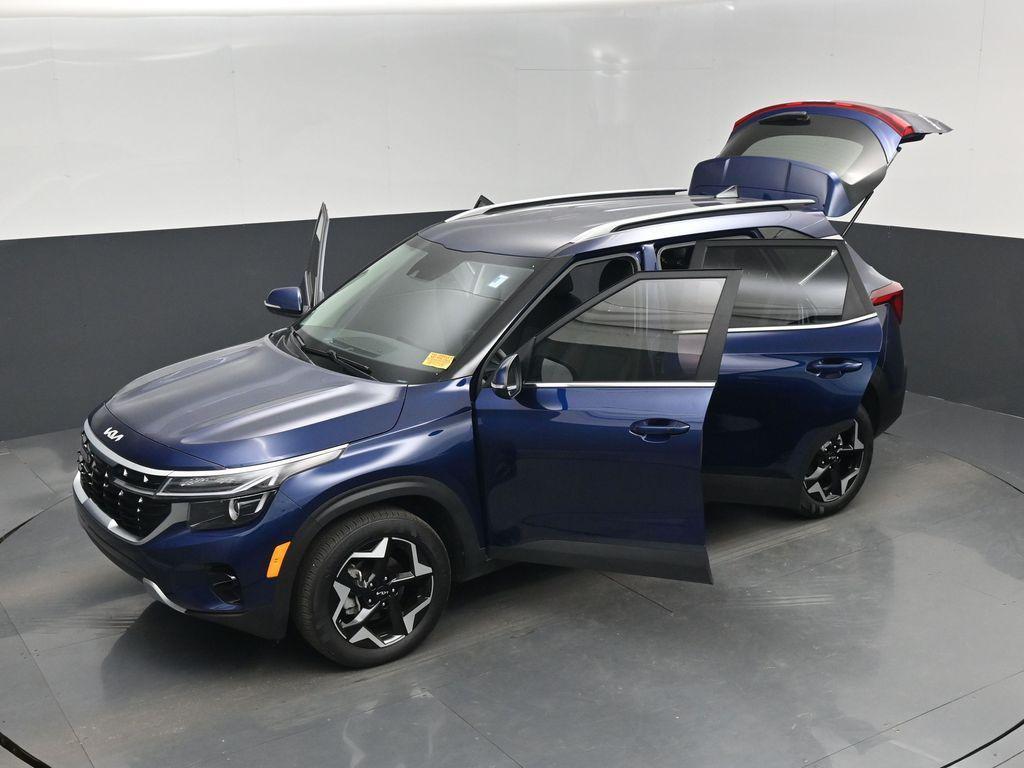used 2025 Kia Seltos car, priced at $24,999
