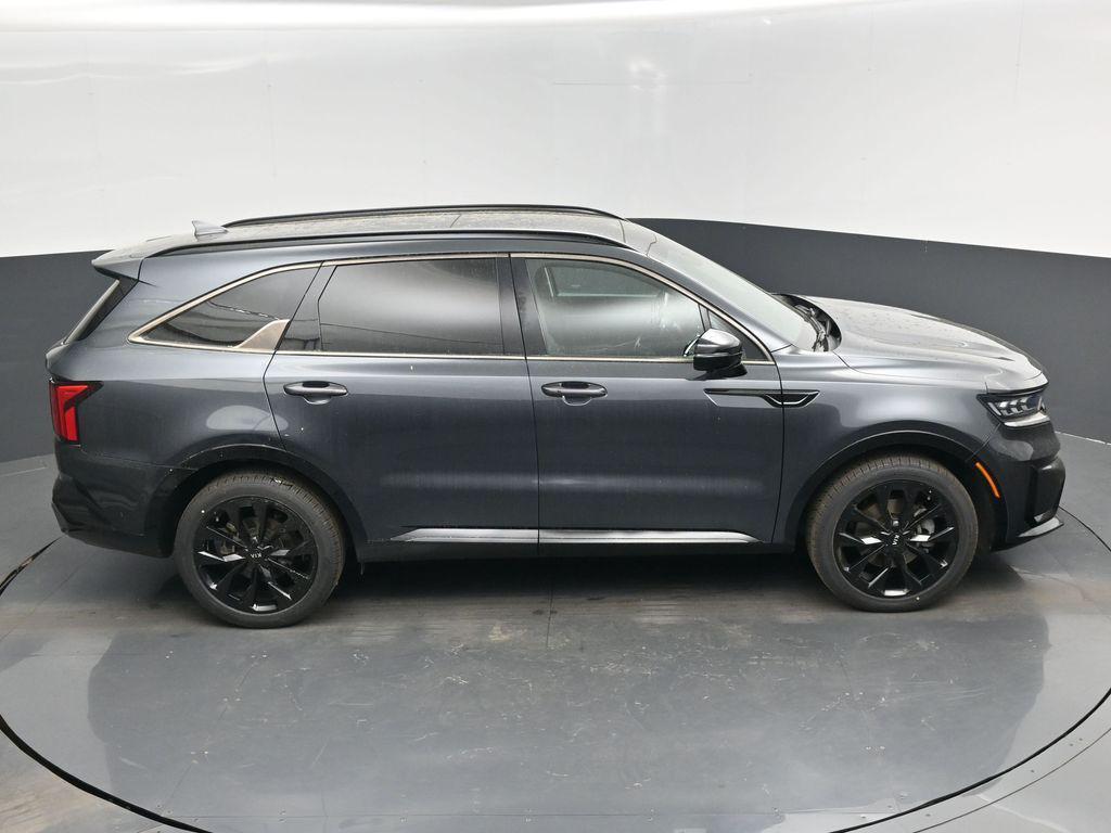 used 2021 Kia Sorento car, priced at $23,314