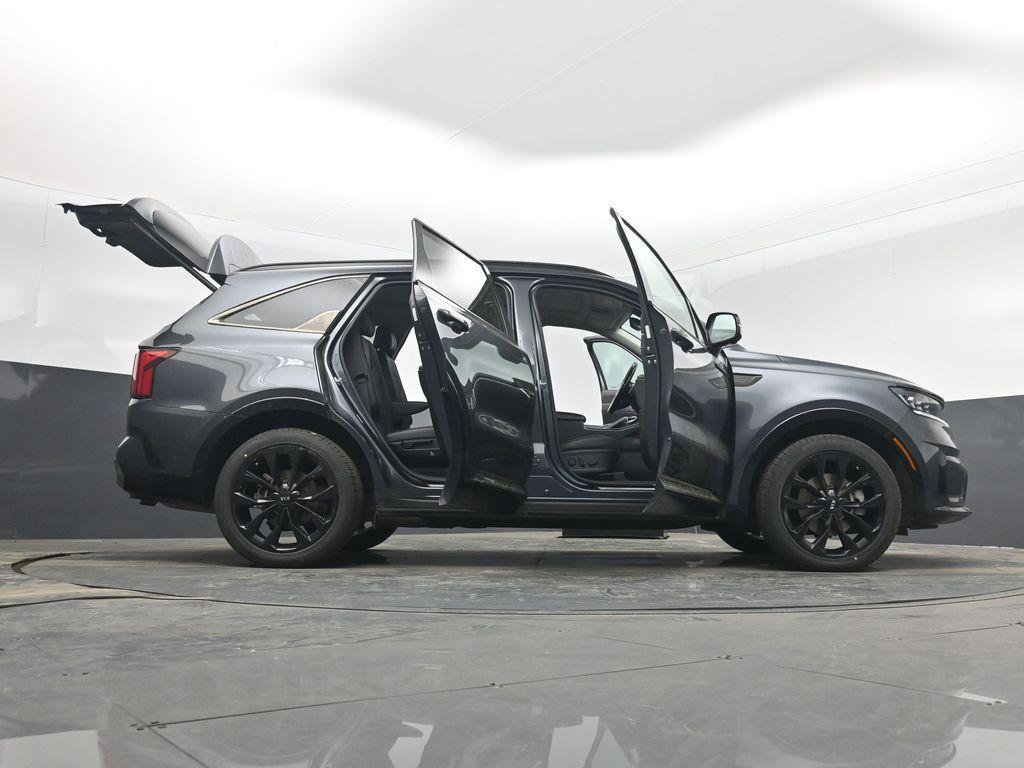 used 2021 Kia Sorento car, priced at $23,314