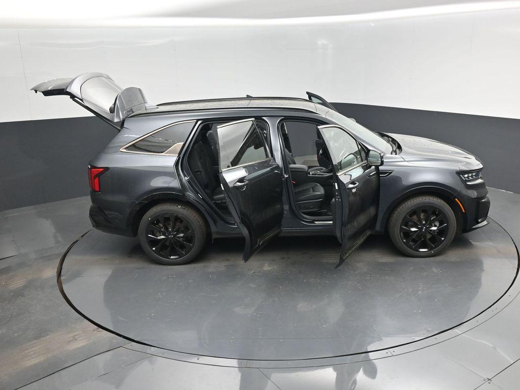 used 2021 Kia Sorento car, priced at $23,314