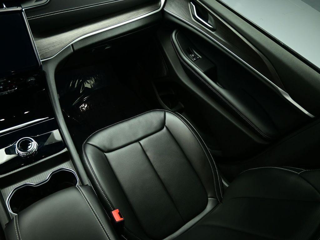 used 2024 Jeep Grand Cherokee L car, priced at $31,256