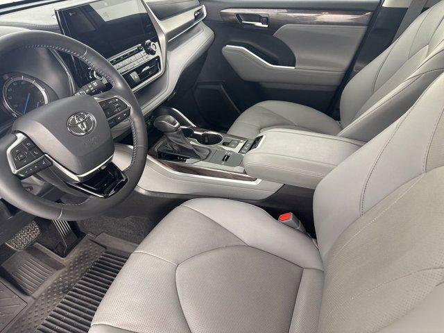 used 2021 Toyota Highlander Hybrid car, priced at $39,888