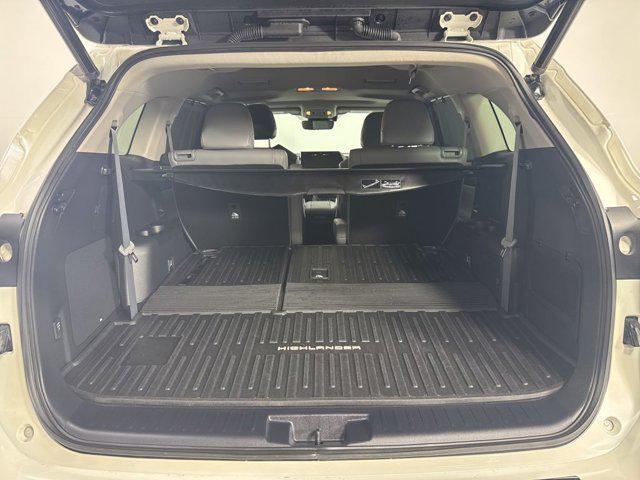 used 2021 Toyota Highlander Hybrid car, priced at $39,888