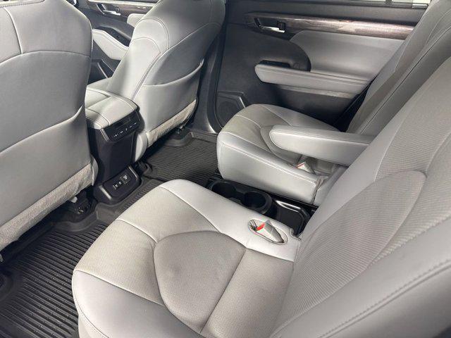 used 2021 Toyota Highlander Hybrid car, priced at $39,888