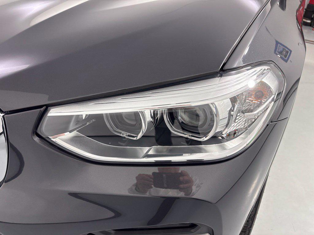 BMW X3 view 8