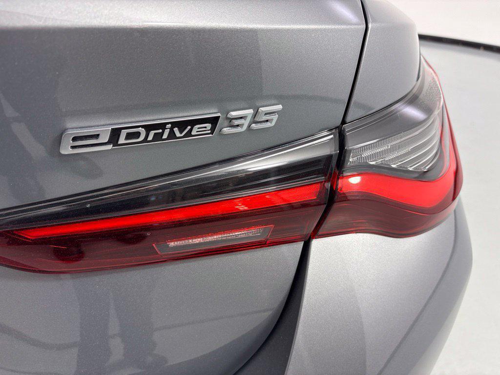 BMW i4 view 8