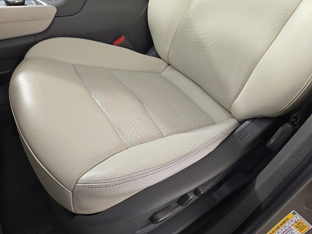 used 2023 Cadillac XT5 car, priced at $24,988