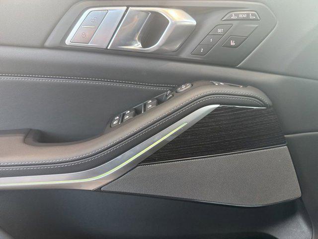 new 2026 BMW X7 car, priced at $101,040