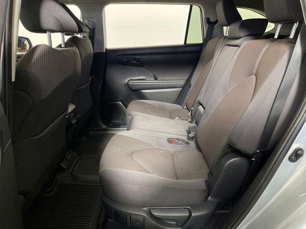 used 2025 Toyota Highlander car, priced at $39,487