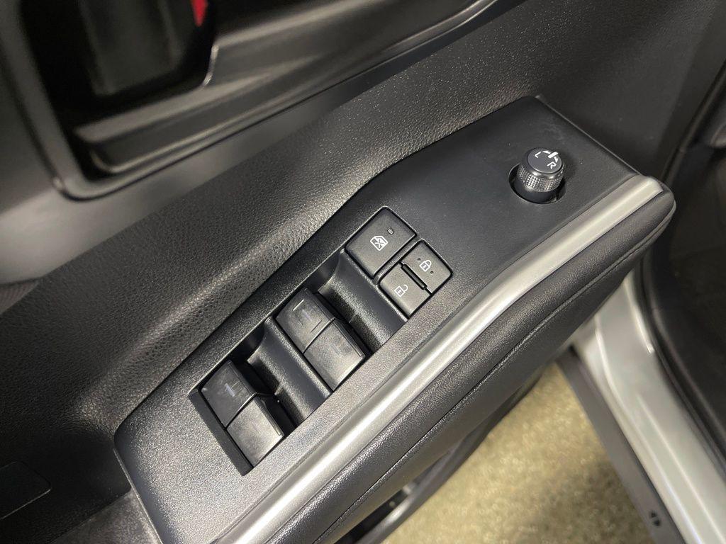 used 2025 Toyota Highlander car, priced at $39,487