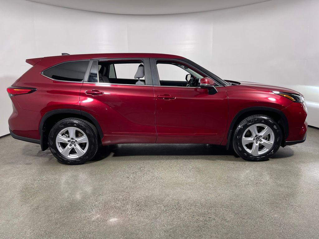 used 2023 Toyota Highlander car, priced at $29,487