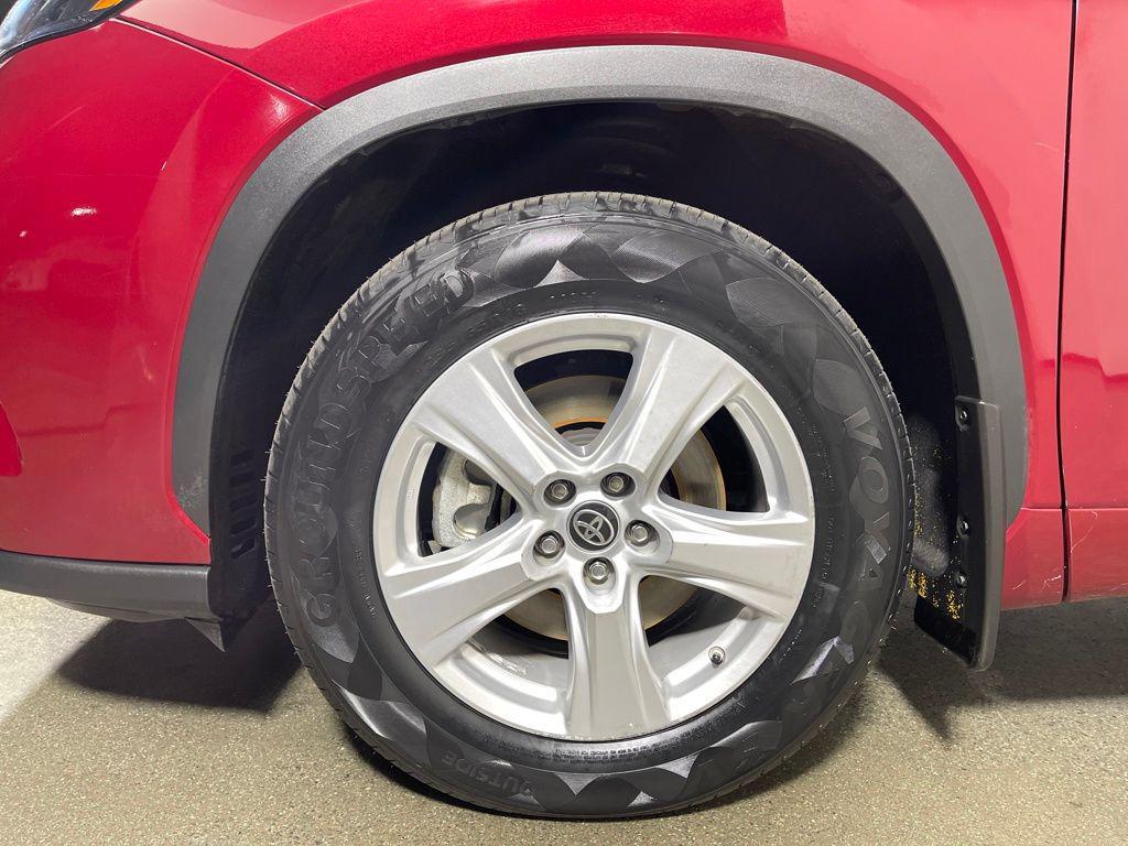 used 2023 Toyota Highlander car, priced at $29,487