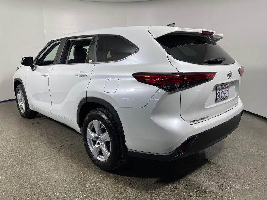 used 2023 Toyota Highlander car, priced at $31,998