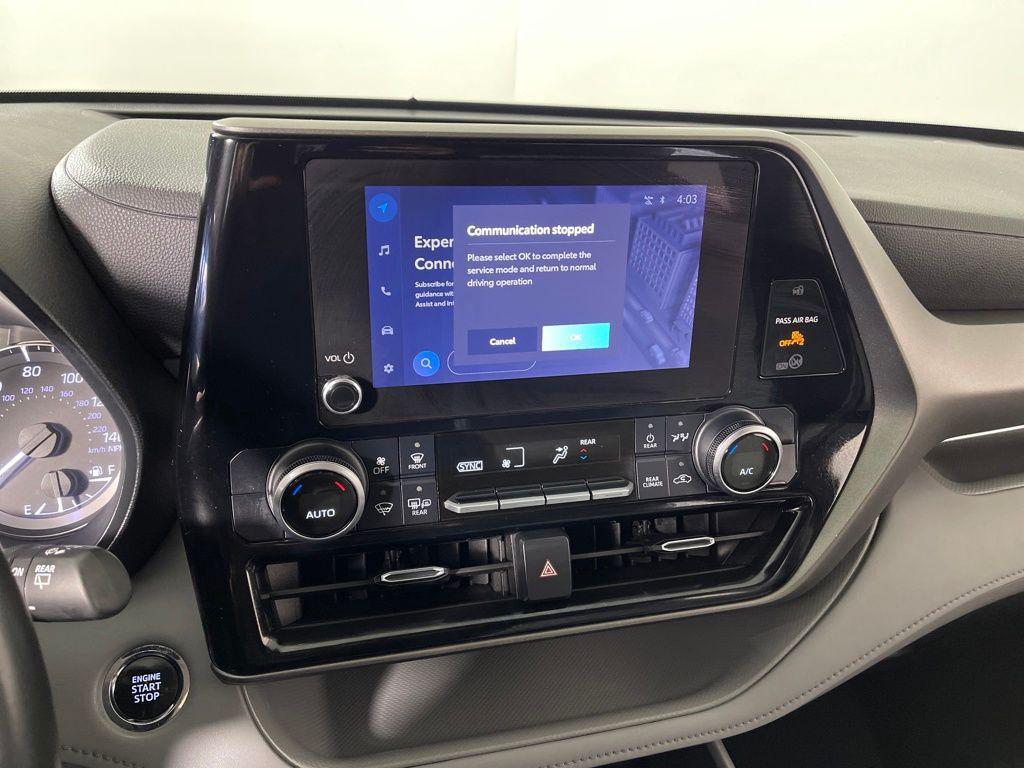 used 2023 Toyota Highlander car, priced at $31,998