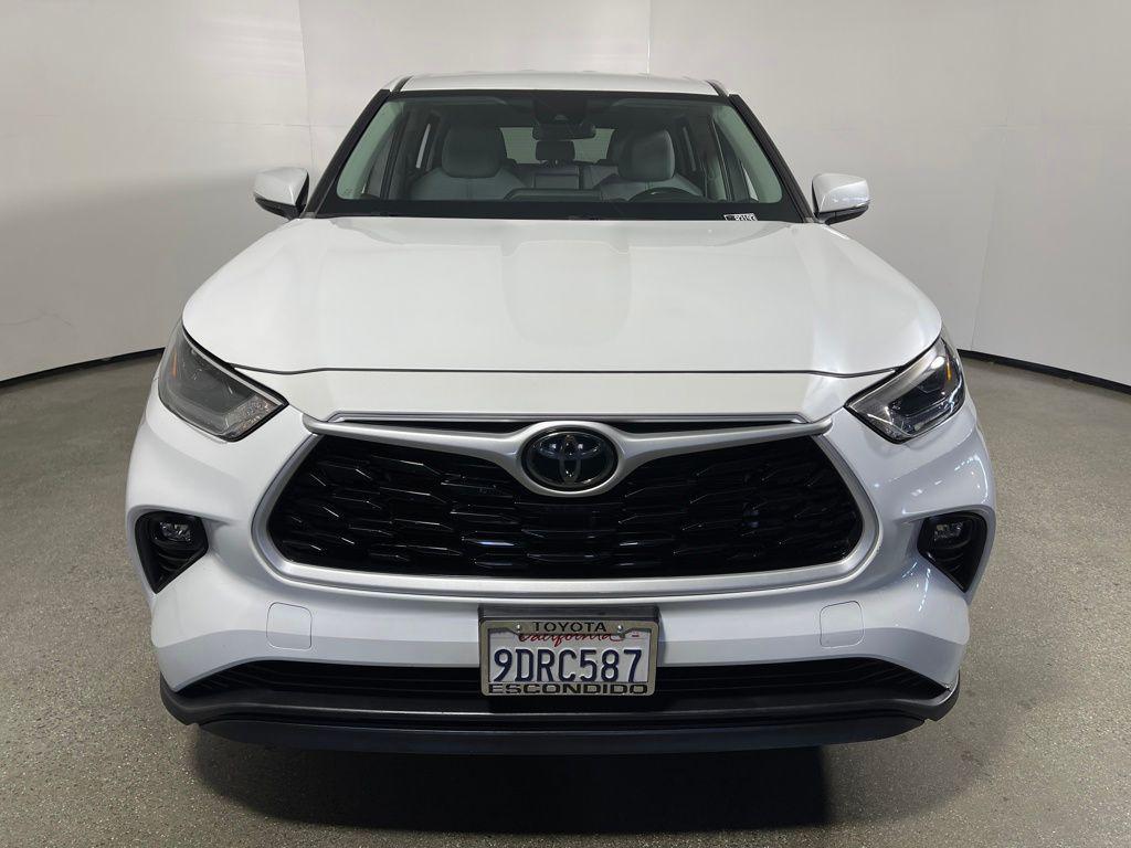 used 2023 Toyota Highlander car, priced at $31,998