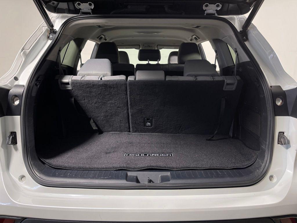 used 2023 Toyota Highlander car, priced at $31,998